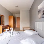 Atrium 3*