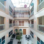 Atrium 3*