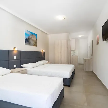 Atrium 3*