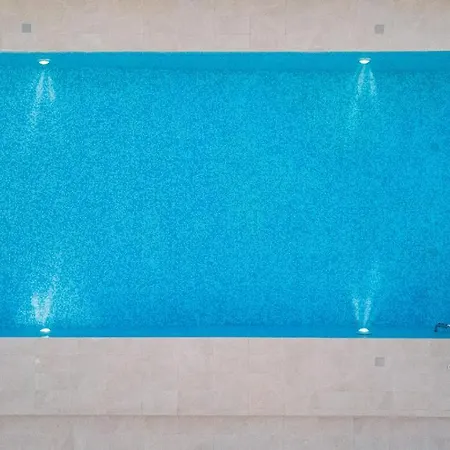 Atrium 3*