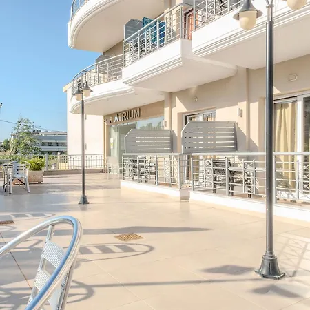 Atrium 3*